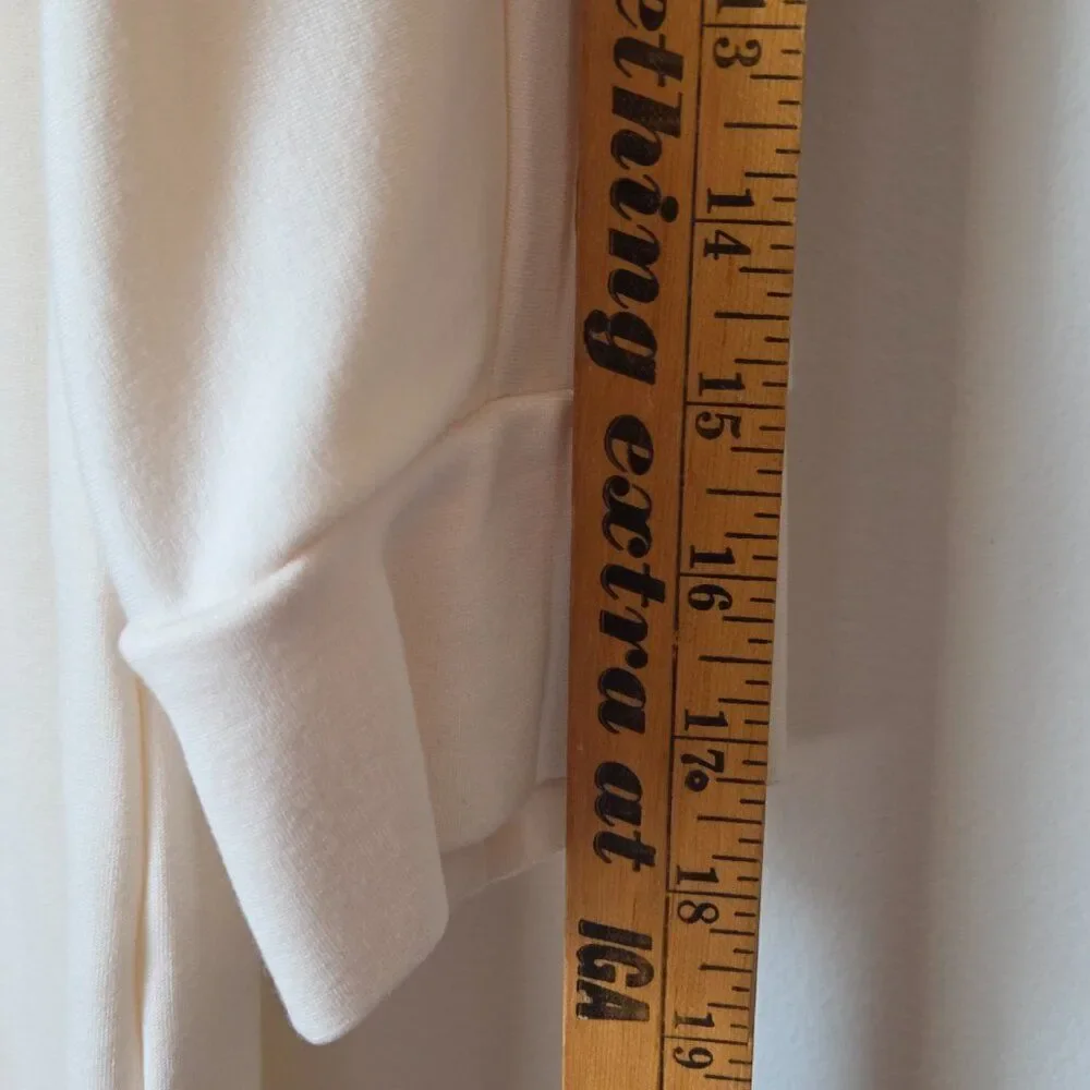 EUC LIKE NEW ANNE KLEIN CREAM BOATNECK BATWING TOP SIZE MEDIUM